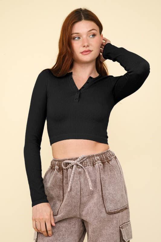 WHAT MAKES ME THINK BLACK KNIT TOP